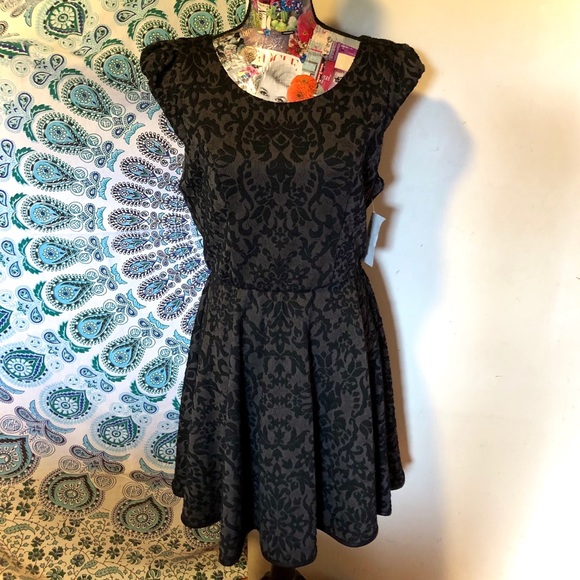 Emerald Sundae Dresses & Skirts - Scoop Neck Puffy Sleeve Black Gray Pattern Dress